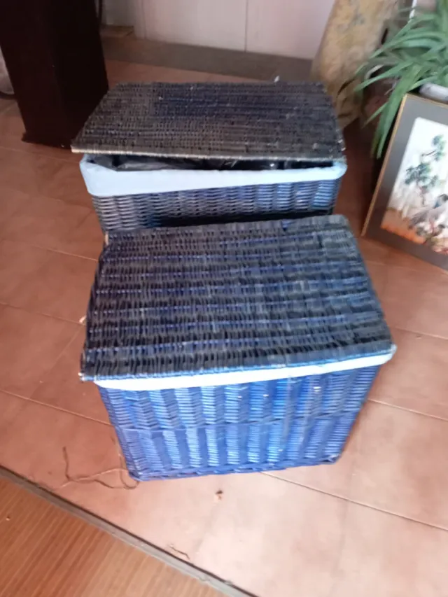 Cestas grandes de mimbre azul y negro