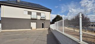 Local comercial en alquiler en Urb. Belvalle en Meco