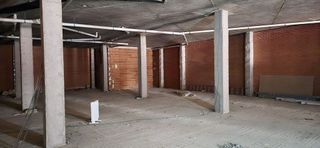 Local comercial en alquiler en Urb. Belvalle en Meco