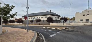 Local comercial en alquiler en Urb. Belvalle en Meco