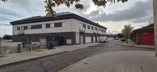 Local comercial en alquiler en Urb. Belvalle en Meco