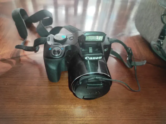 Camara reflex Canon PowerShot SX540 HS wifi.