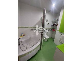 Casa adosada en venta en Lucena