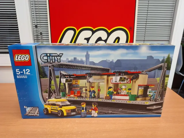 LEGO CITY 60050 STAZIONE FERROVIARIA (2014)