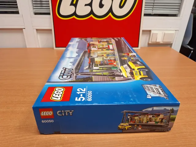 LEGO CITY 60050 STAZIONE FERROVIARIA (2014)