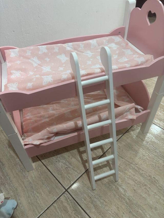 Litera de madera para muñecos