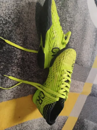 Botas de fútbol sala talla 35