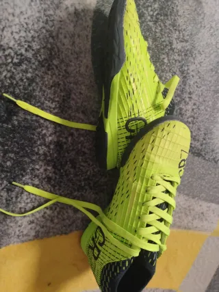 Botas de fútbol sala talla 35