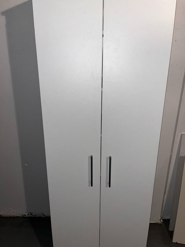 Armadio bianco multifunzionale