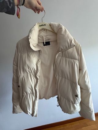 Cazadora acolchada beige