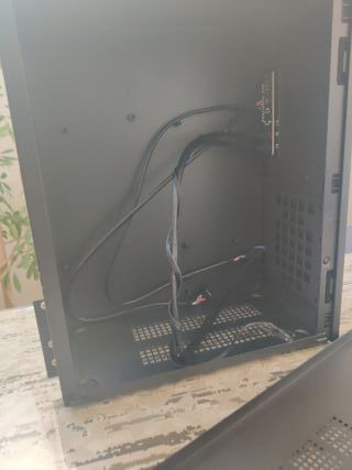 Caja PC MicroATX M440 (sin fuente)