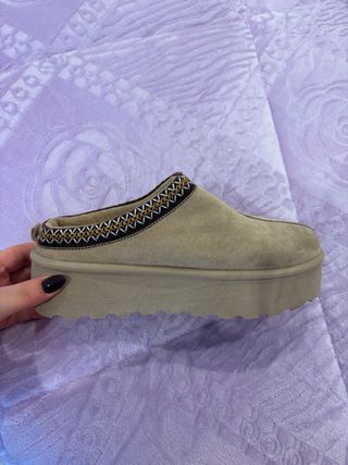 Botas de pelito beige nuevas sin estrenar