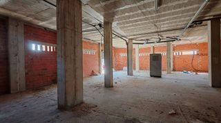 Local comercial en venta en Carcaixent