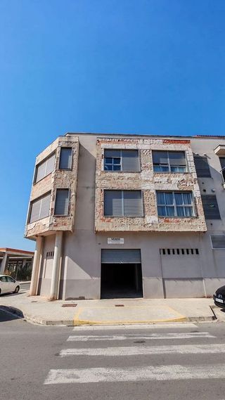 Local comercial en venta en Carcaixent