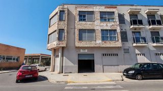 Local comercial en venta en Carcaixent