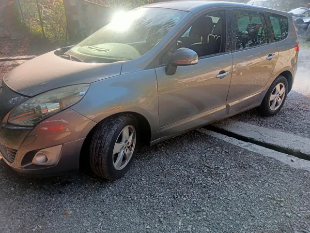 Renault Grand Scenic 1.9 dci F9Q