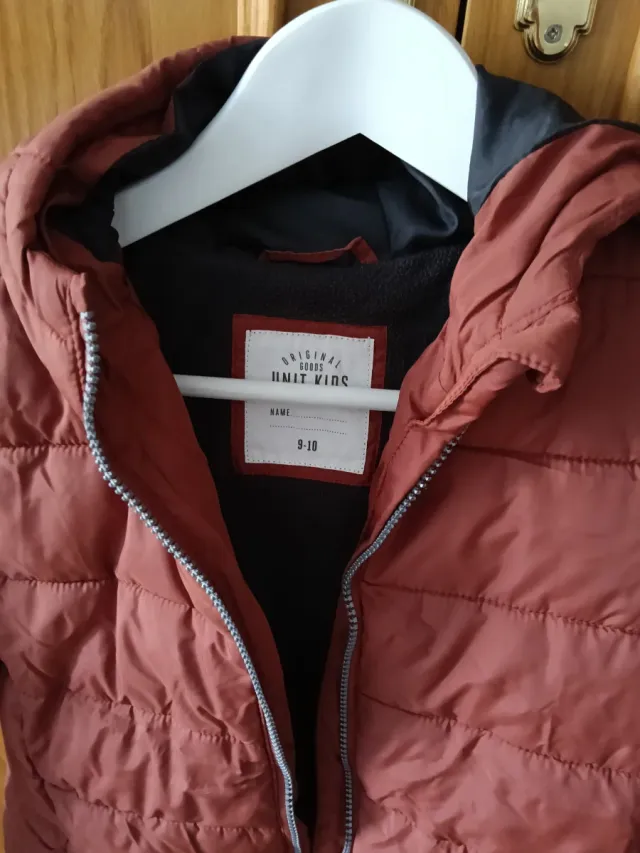 Abrigo niño UNIT KIDS 9-10 años. Color teja.