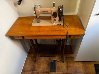 Máquina de coser Singer antigua