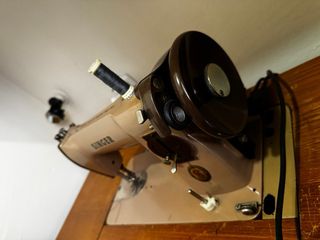Máquina de coser Singer antigua