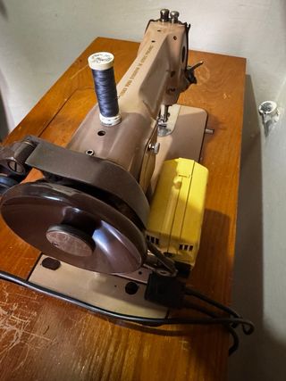 Máquina de coser Singer antigua