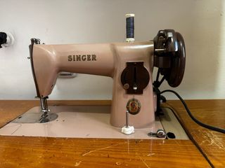 Máquina de coser Singer antigua