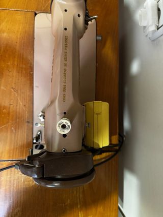 Máquina de coser Singer antigua