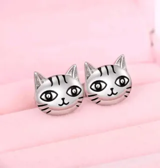 CON ETIQUETA. Pendientes gatitos