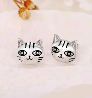 CON ETIQUETA. Pendientes gatitos