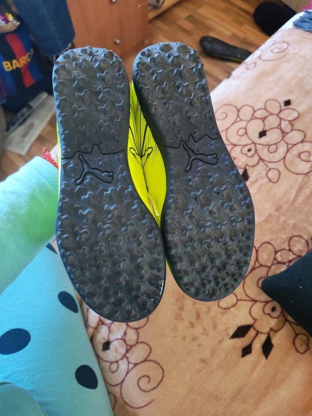 Zapatillas de fútbol Puma amarillas