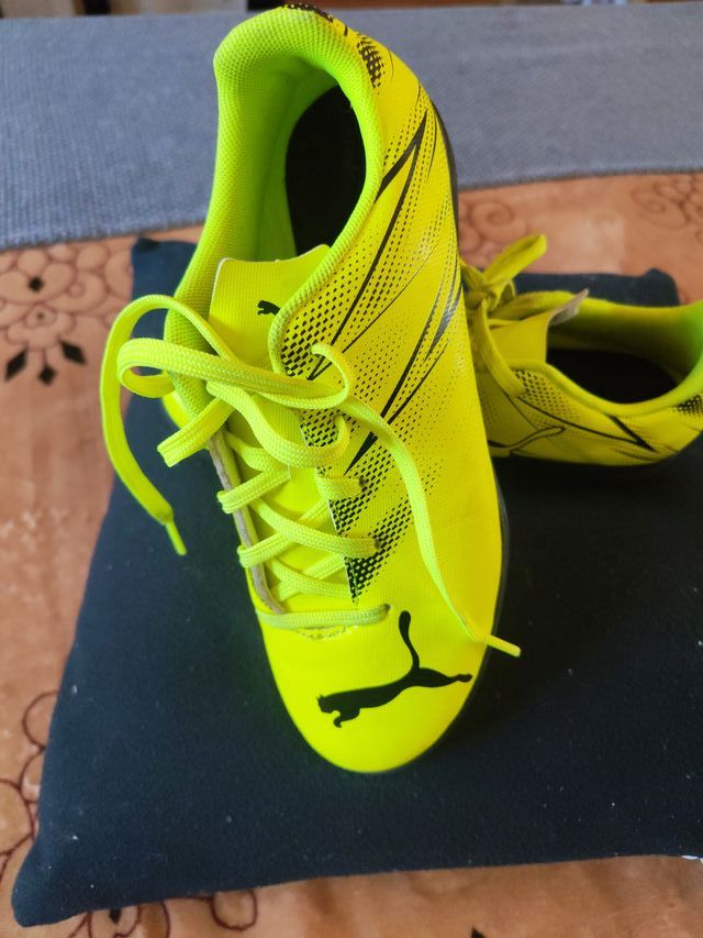 Zapatillas de fútbol Puma amarillas