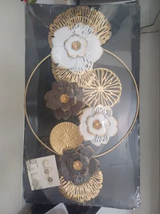 Decorazione da parete floreale in metallo oro