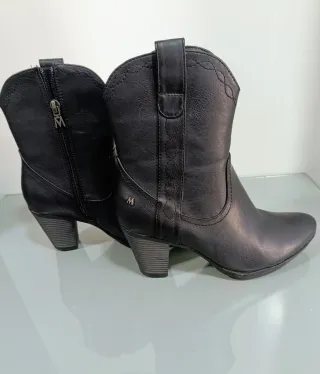 Botas Mustang Negras Talla 37