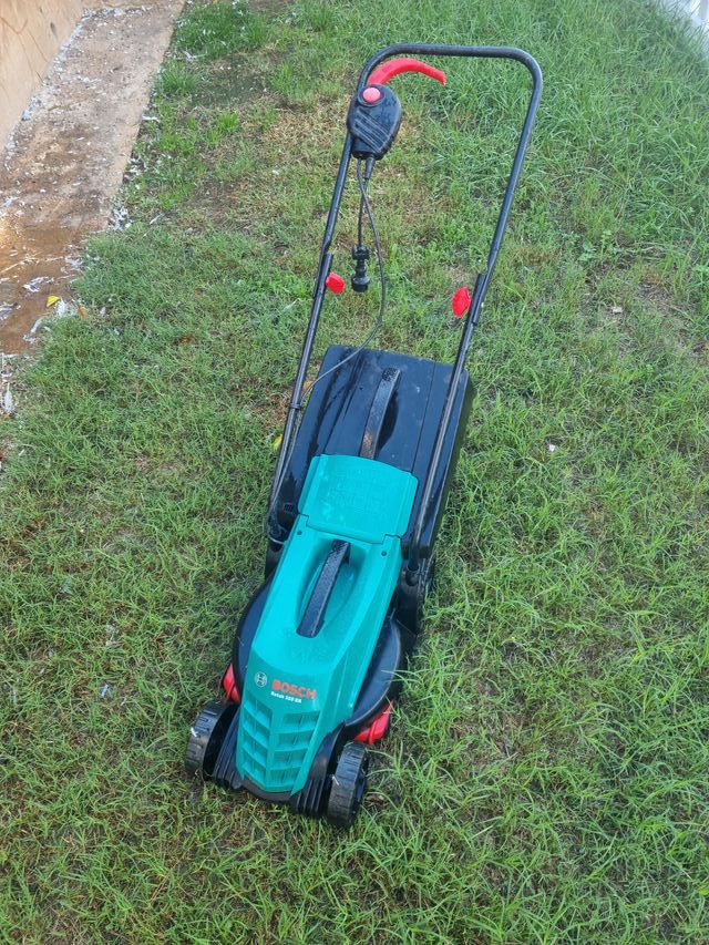 Cortacésped Bosch Rotak 32