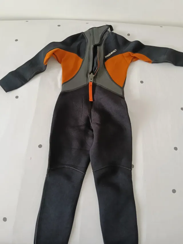 Traje Neopreno Niño. Talla 6.