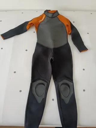 Traje Neopreno Niño. Talla 6.