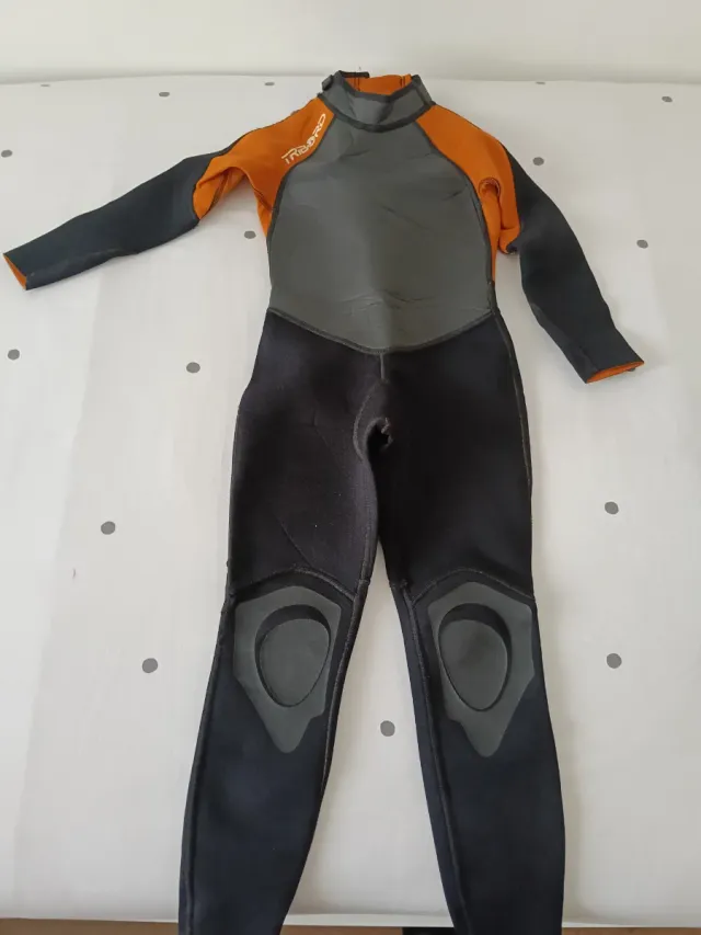 Traje Neopreno Niño. Talla 6.