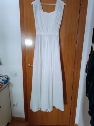 Vestido de Novia Crepe con Cola