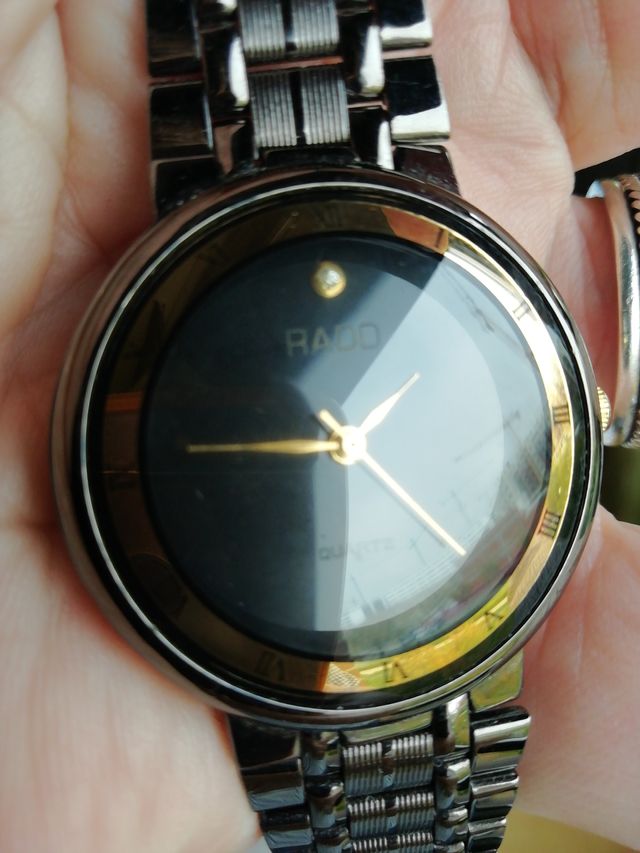 Reloj Rado Negro y Dorado