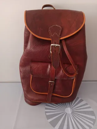 Mochila de piel marrón