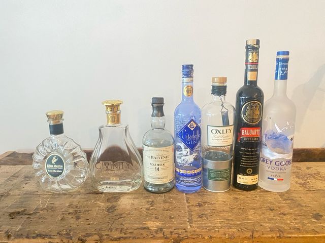 Set di bottiglie premium vuote