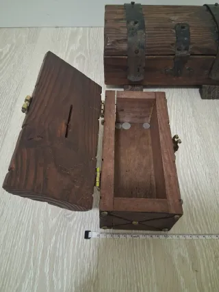 2 cassapanche in legno