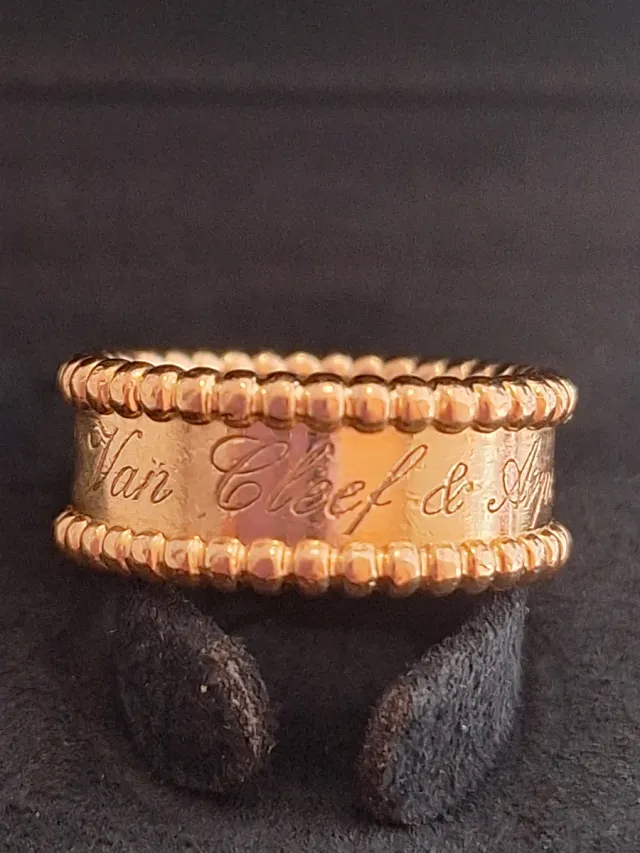 Anillo Van Cleef & Arpels Oro Rosa