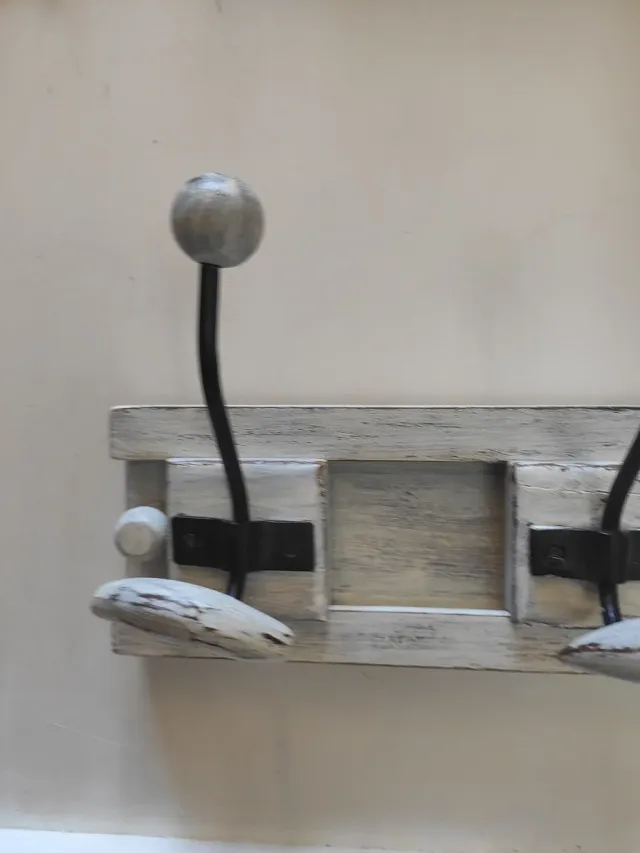 Perchero de pared madera y metal