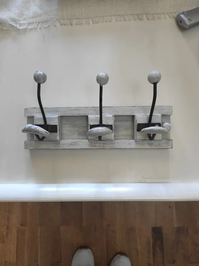 Perchero de pared madera y metal