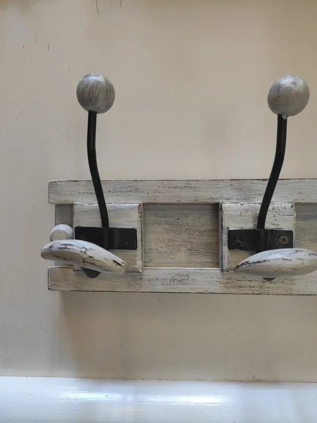 Perchero de pared madera y metal