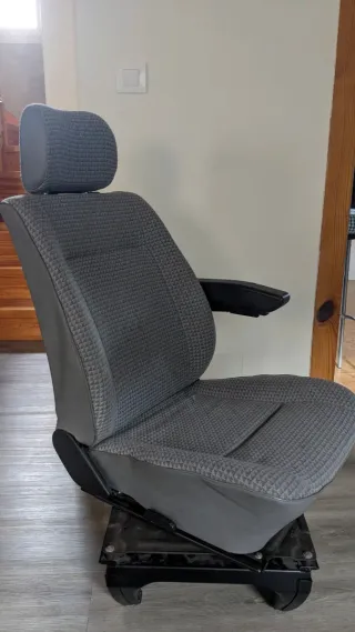 Asiento copiloto T4 con base giratoria FASP