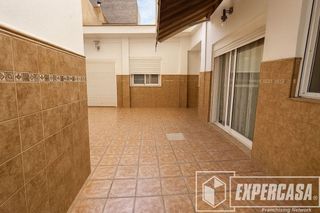 Casa en venta en El Mercado en Manises