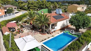 Chalet en venta en Urbanizaciones en Llíria