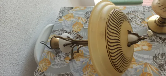 Conjunto lámparas dormitorio beige y dorado