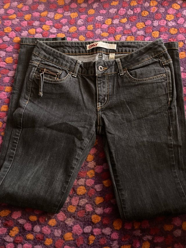 Pantalón ONLY negro talla 40